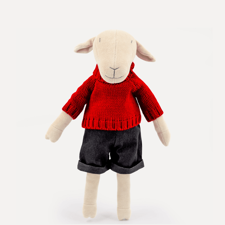 MAIA THE SHEEP - L: With creme pullover and black jeans / Beige