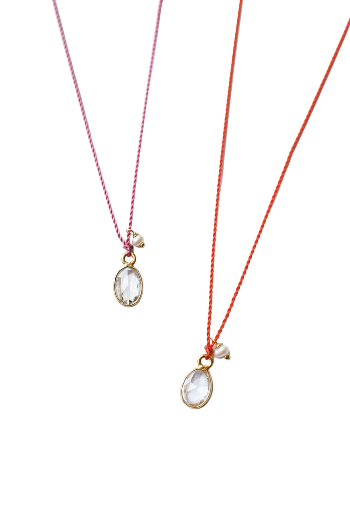 Little Pearl Necklace with Sapphire in Coral