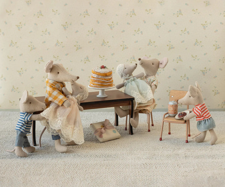 Baby Mouse in Gown in Mint