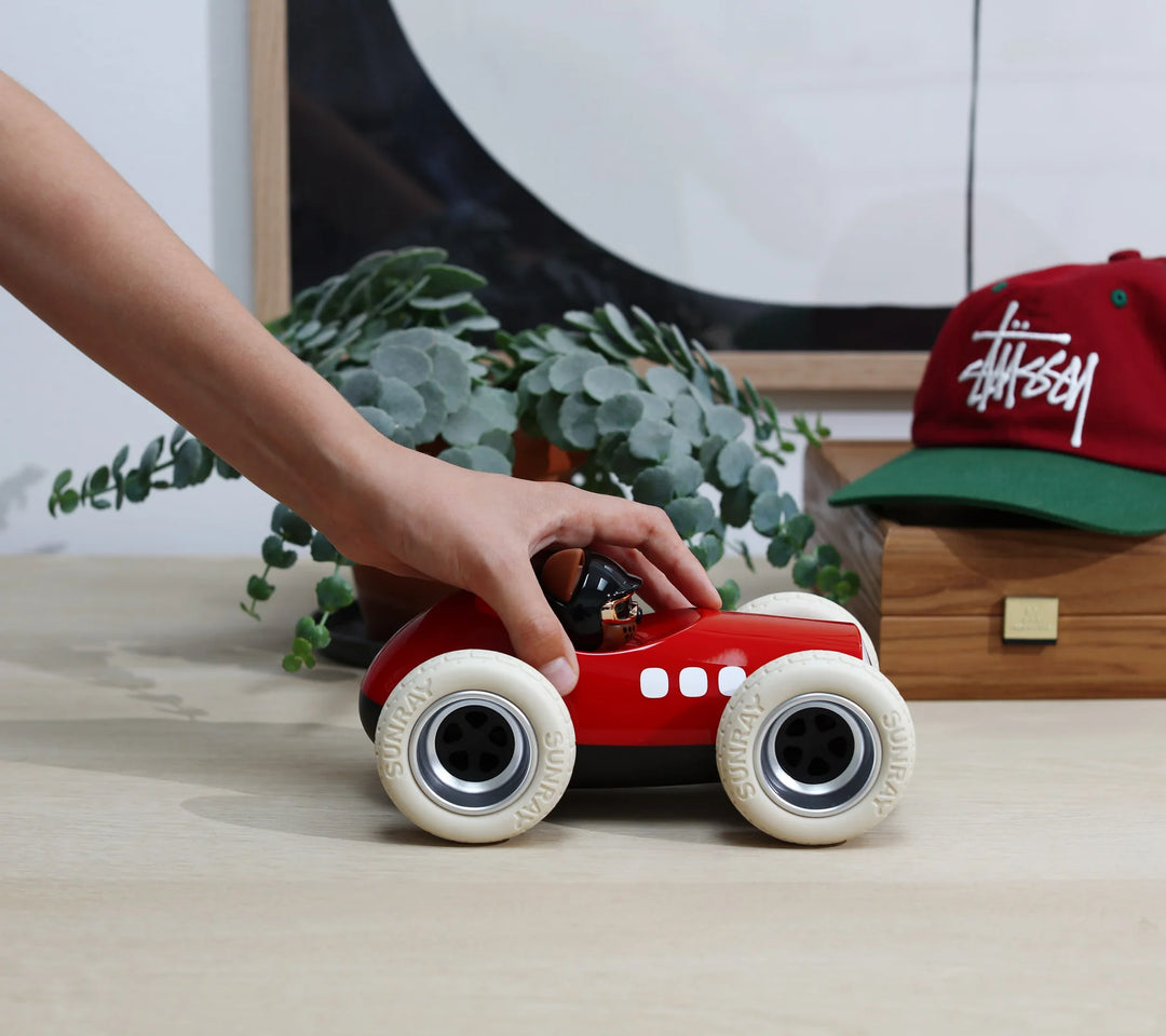 Playforever Egg Roadster Hardy Red